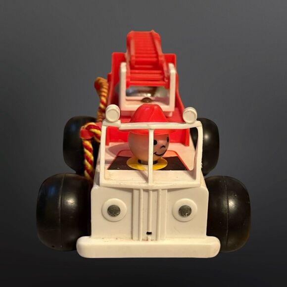 Vintage 1968 Fisher Price Fire Engine #720 #1 Firefighter, Ladder, Hose and Bell - Picture 3 of 15